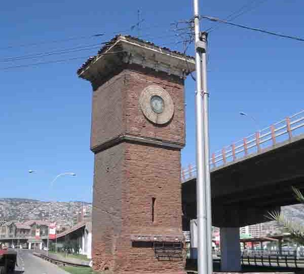 Torre Reloj Estación Barón